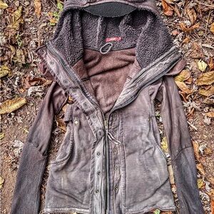 ISO this Sentinel in a different color to trade in Small.